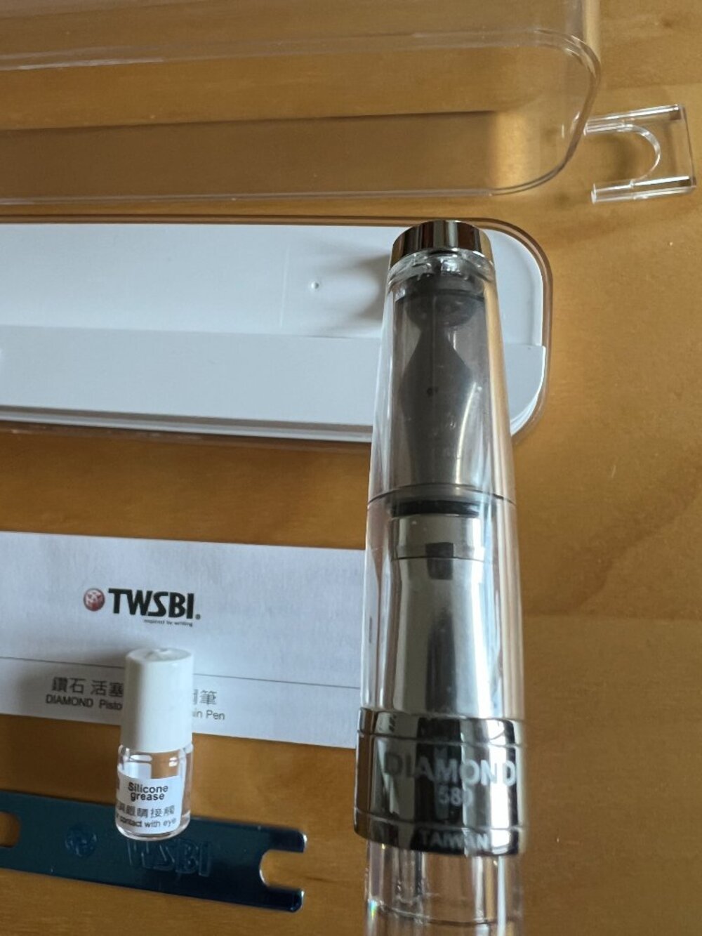 TWSBI Diamond 580 Aluminum Fountain Pen - F Nib - Clear - Picture 14 of 16